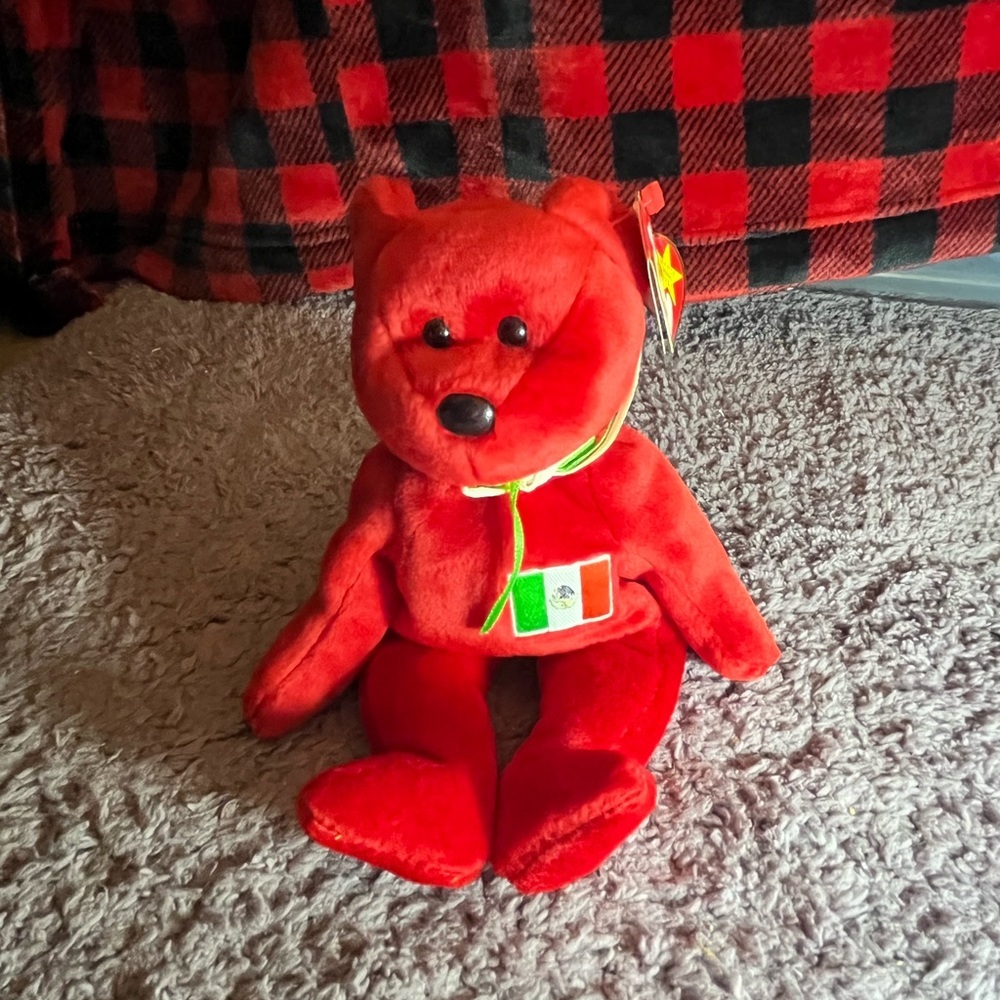 $10 or 2/$15 
NWT 90s/00s Vintage TY Beanie Babies Smoke Free Home Make an Offer